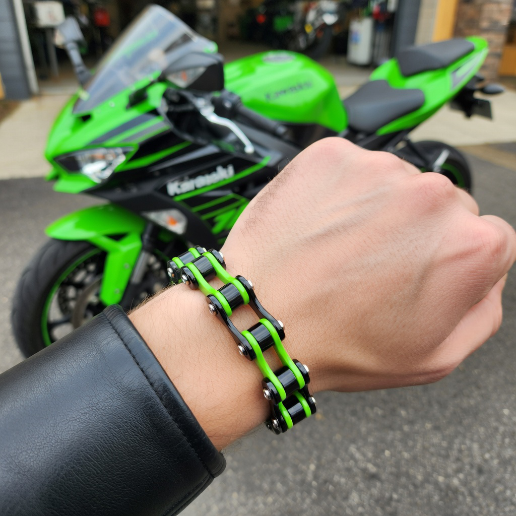 Cycolinks Kawasaki Green bike chain bracelet lifestyle image
